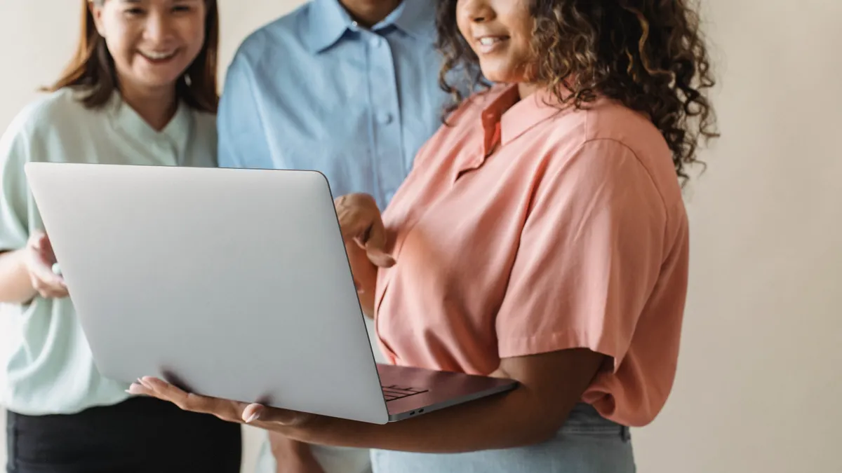 How to Choose AI Content Writing Tools for Your Team